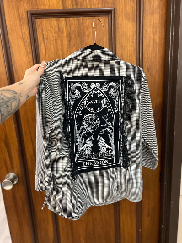 The moon small vtg button up