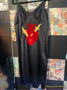 Like a dagger to the heart slip dress med