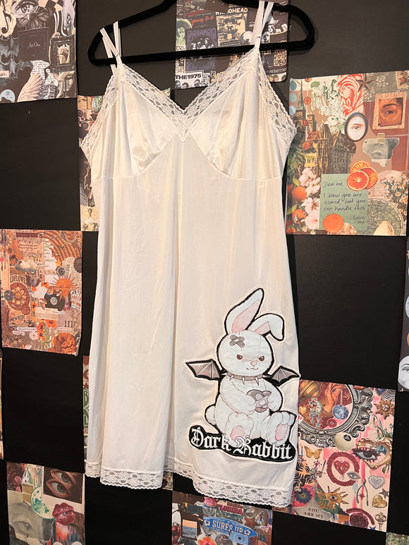 Dark rabbit slip 1x/2x